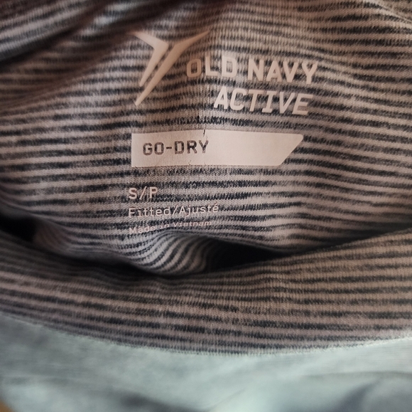 Old Navy Active Fitted Crop Striped Leggings Size Small - Picture 6 of 7